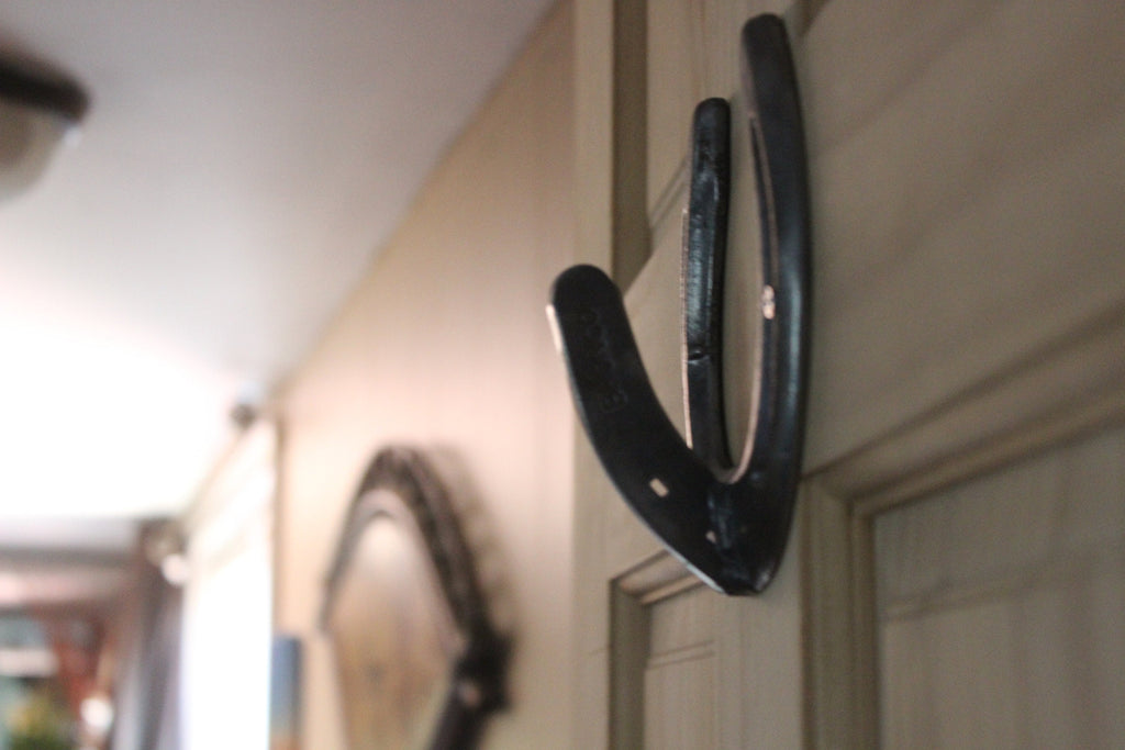 Rustic Horseshoe Hook, Coat Hook, Wall Hook, Wall Mounted Flag Holder Hook
