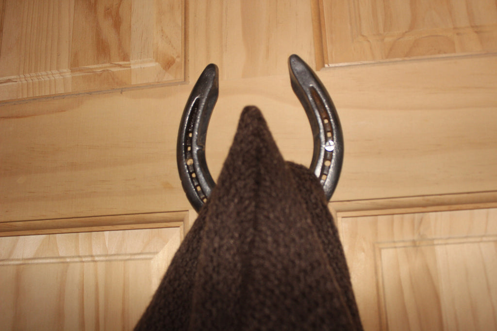 Rustic Horseshoe Hook, Coat Hook, Wall Hook, Wall Mounted Flag Holder Hook