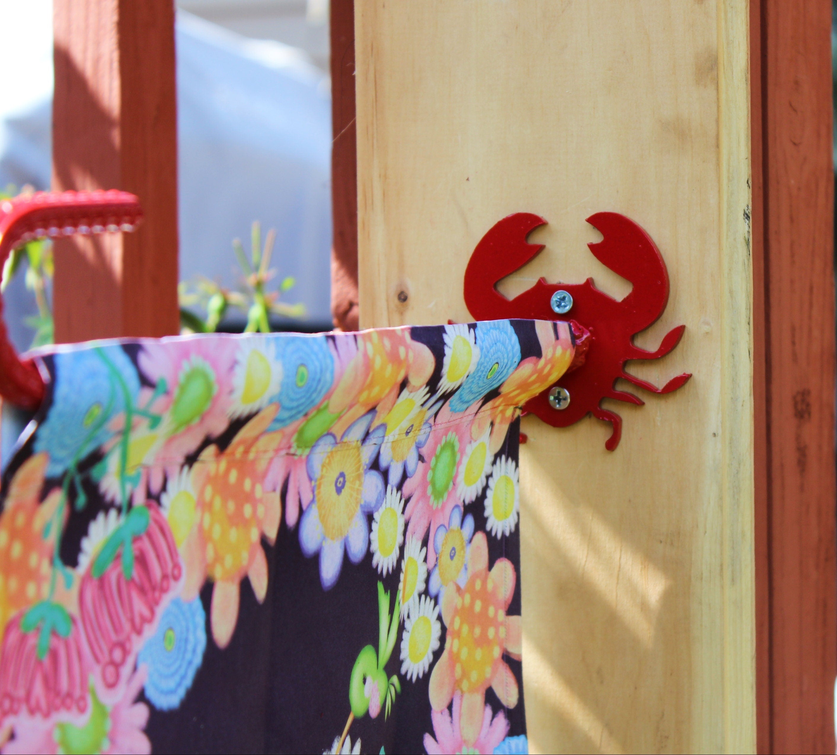 Cutsie Crab Flag Holder, Mini Flag Holder, Patio, Garden Flag Post, Beach Decor, Beach Flag, Wall Mounted Flag Holder Hook