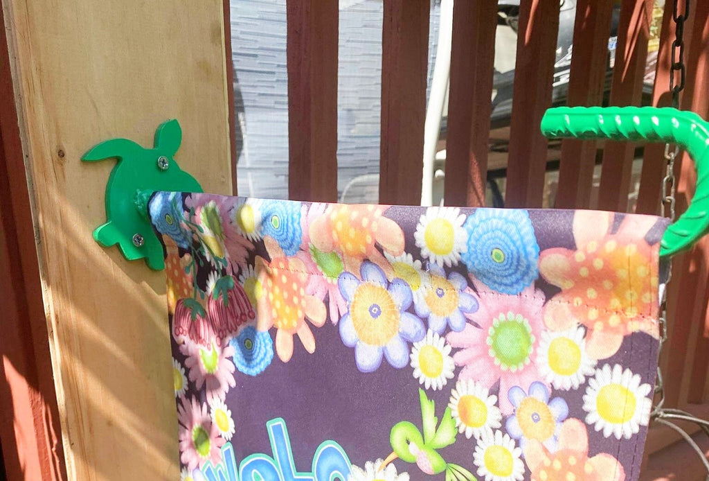 Turtle Dee Dee Flag Holder, Mini Flag Holder, Patio, Garden Flag Post, Beach Decor, Beach Flag, Wall Mounted Flag Holder Hook