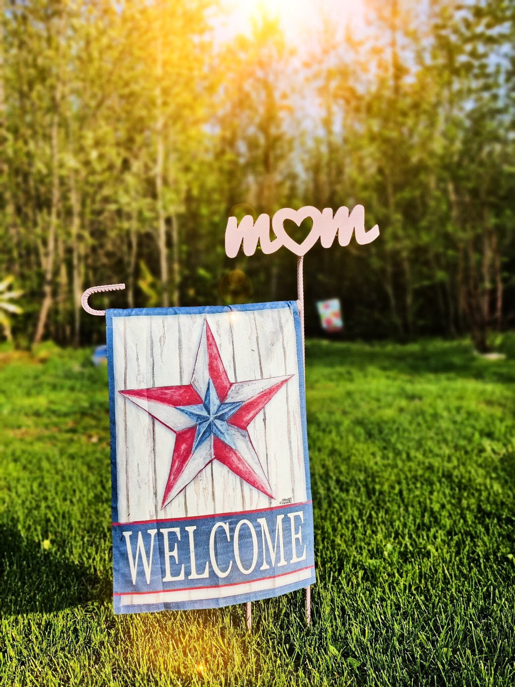 Remembrance of MoM, Memorial Grave Markers. Heart Memorial Stake, Memorial Stake, Decoration for Mom, Cemetery Outdoors (Mom Style)