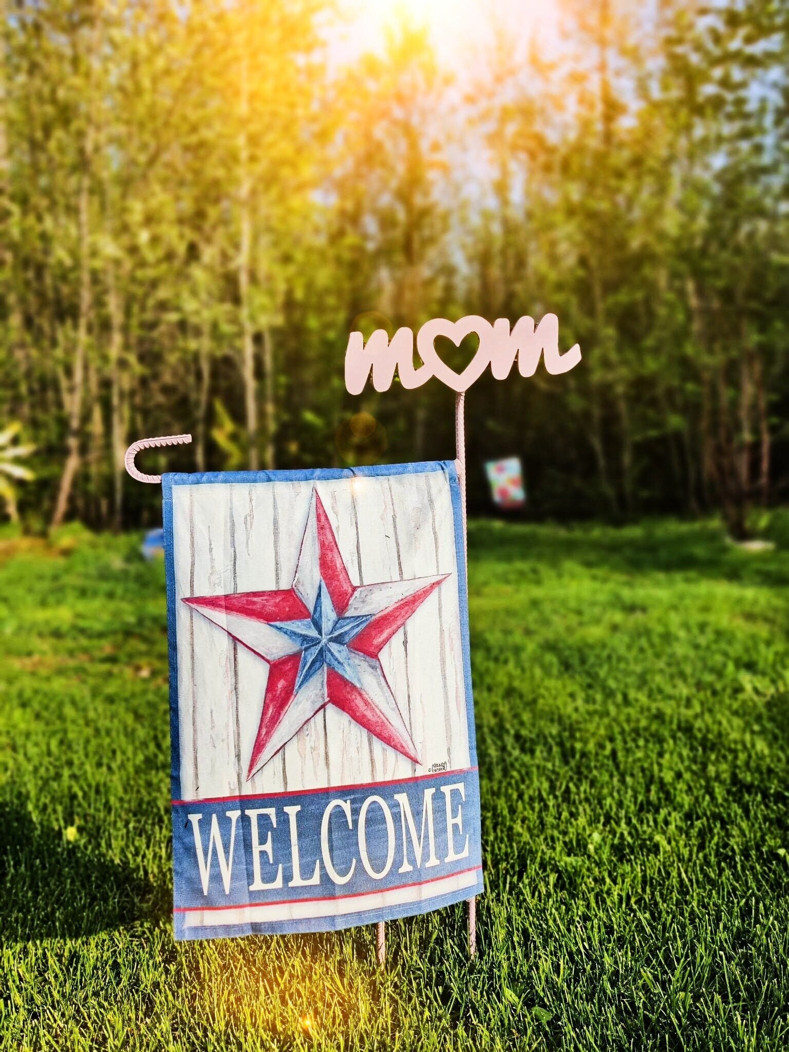 Remembrance of MoM, Memorial Grave Markers. Heart Memorial Stake, Memorial Stake, Decoration for Mom, Cemetery Outdoors (Mom Style)