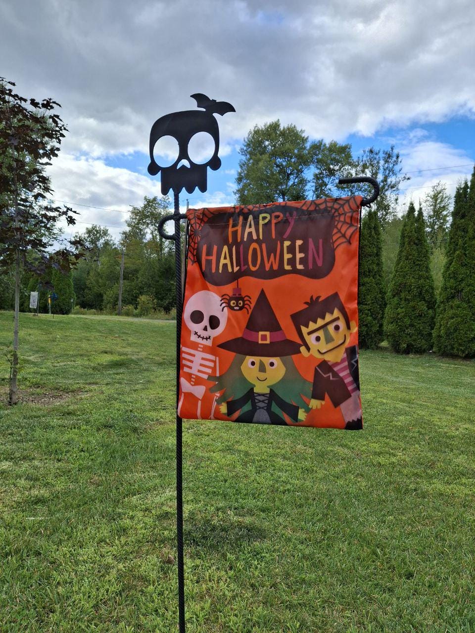 Skull and Bat Steel - Flag Holder - Halloween Yard Decor – Perfect for 12x35 Flags