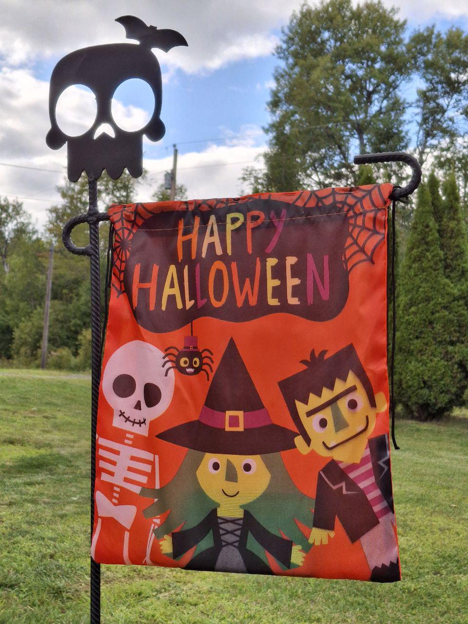 Skull and Bat Steel - Flag Holder - Halloween Yard Decor – Perfect for 12x35 Flags