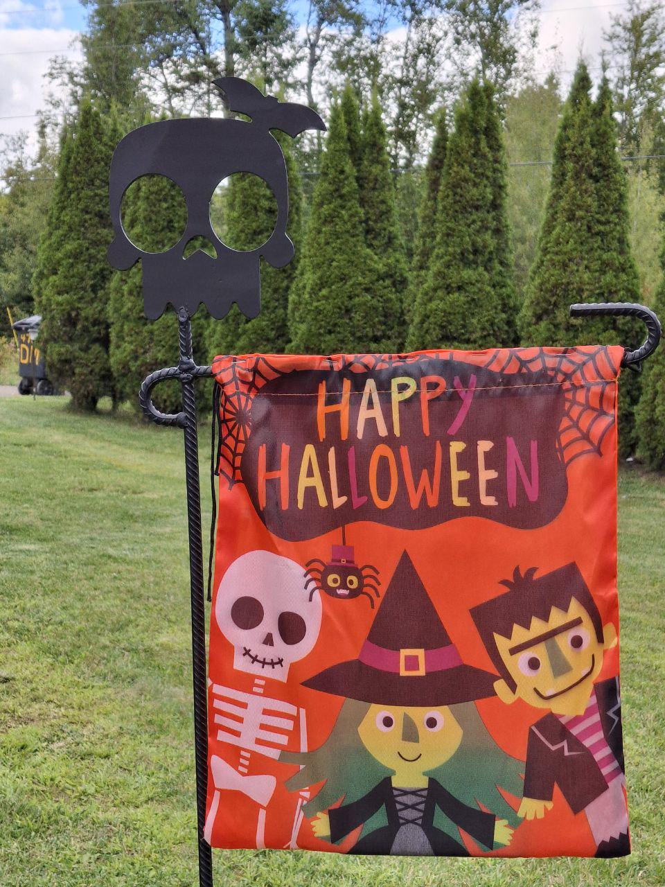 Skull and Bat Steel - Flag Holder - Halloween Yard Decor – Perfect for 12x35 Flags
